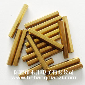 六角雙通 M4*40mm