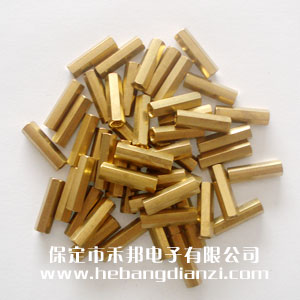 六角雙通 M4*25mm